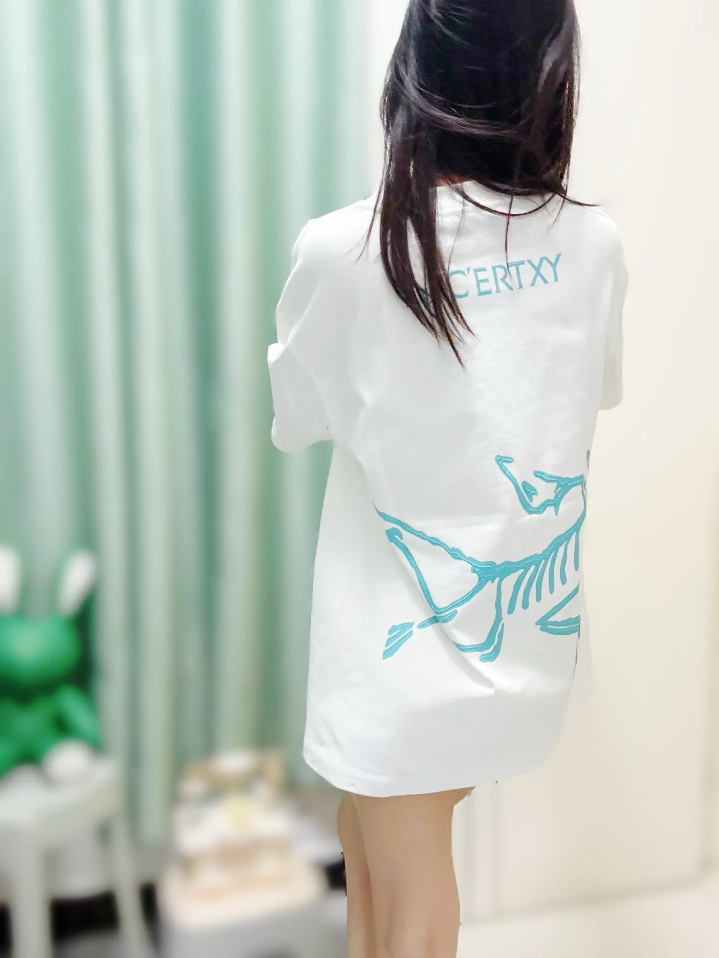 White ， Same Style
